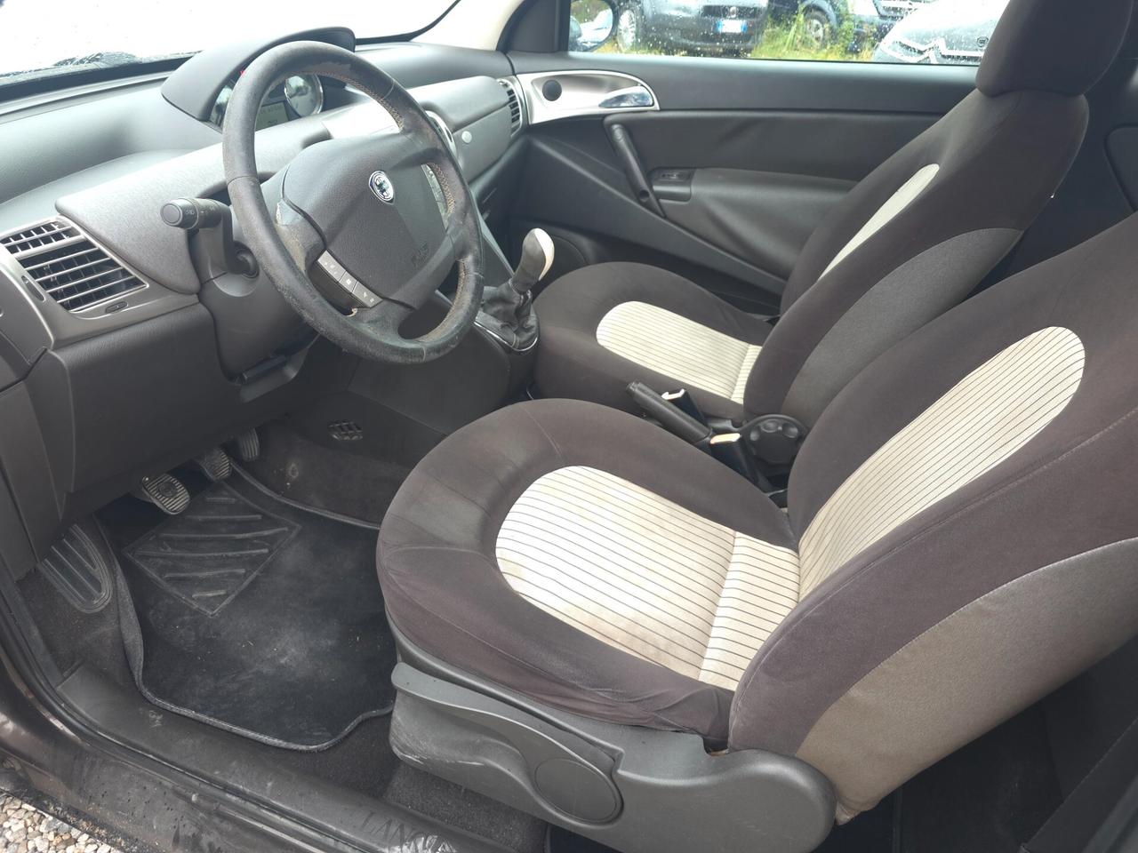 Lancia Ypsilon 1.3 MJT 75 CV Passion