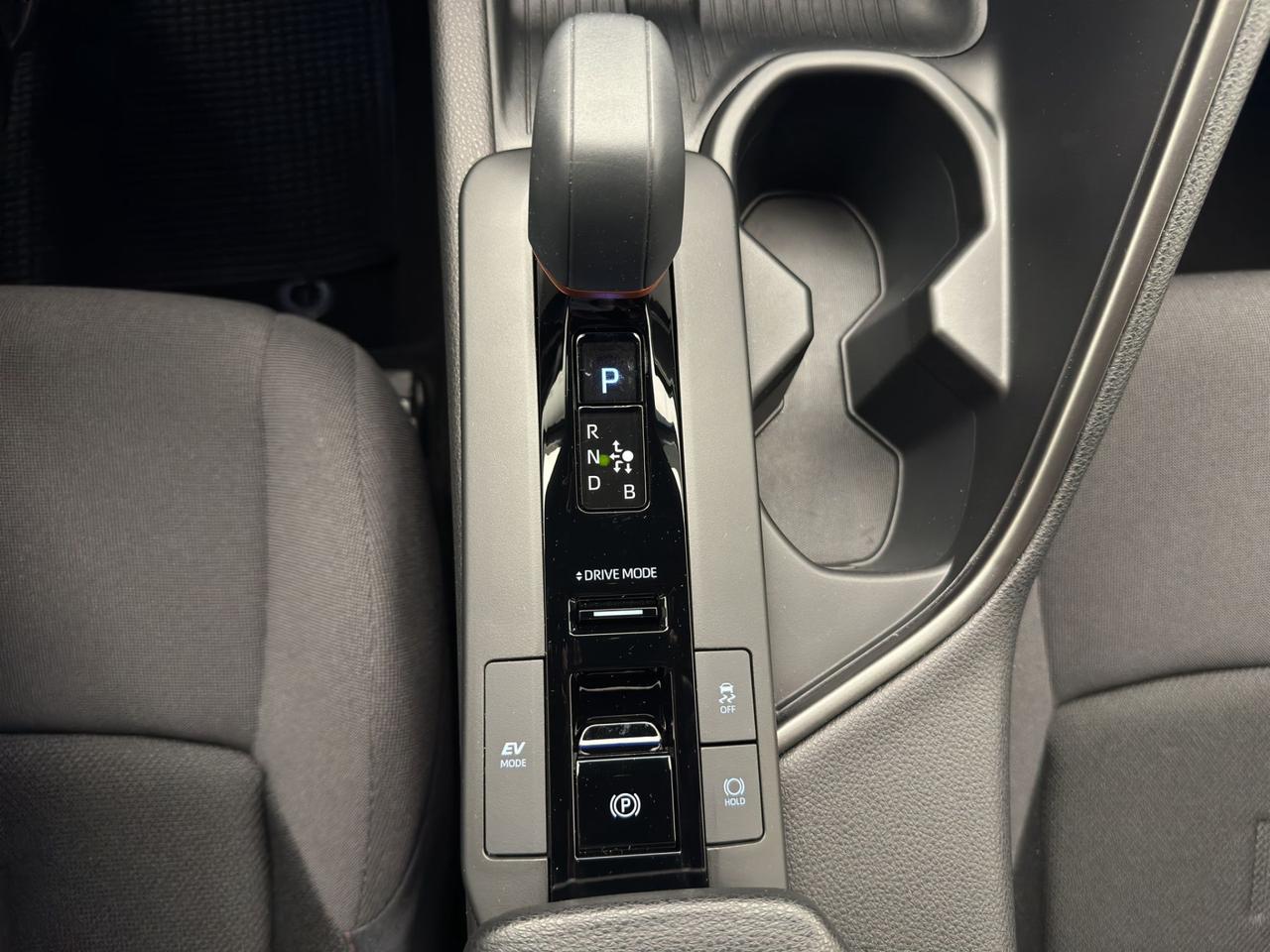 Toyota C-HR 2.0 hv Trend awd e-cvt