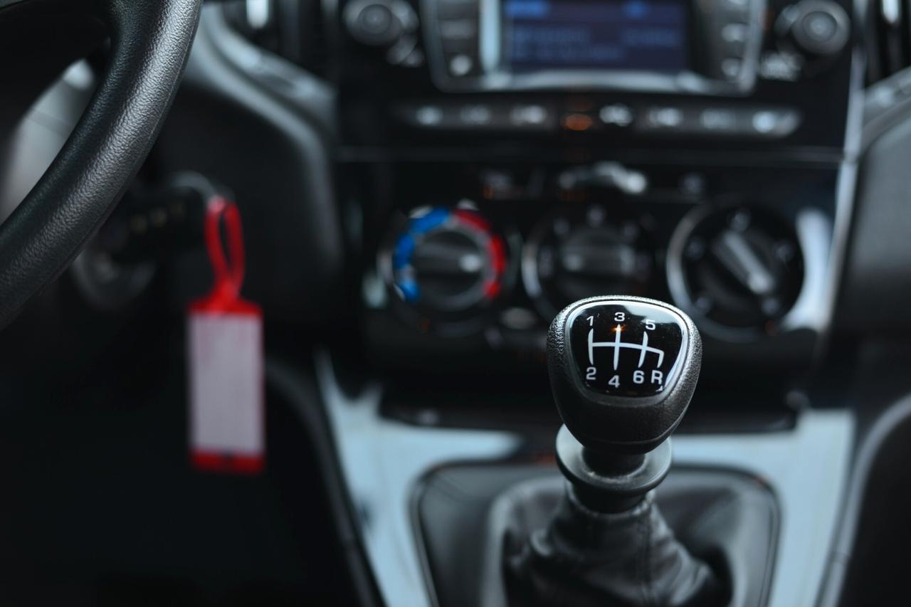 Lancia Ypsilon 1.0 FireFly 5 porte S&S Hybrid Silver