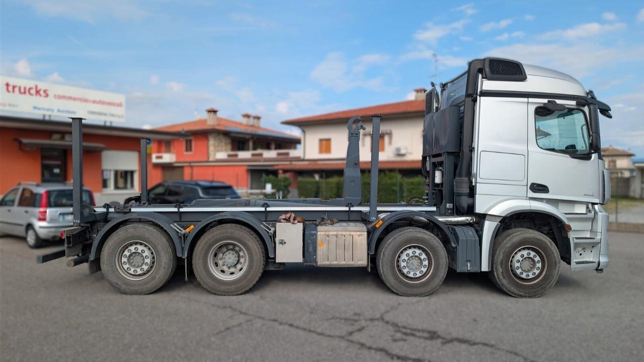 TRATTORE STRADALE E AUTOCARRO CON SISTEMA SCARRABILE PRIS-MAG SA26