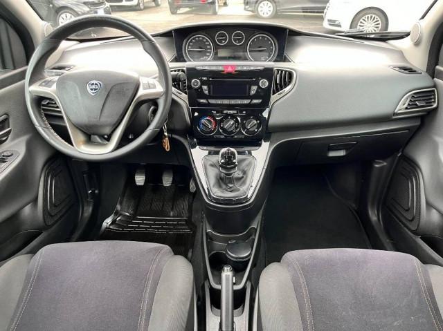 Lancia Ypsilon 0.9 t.air Silver ecochic metano 80cv