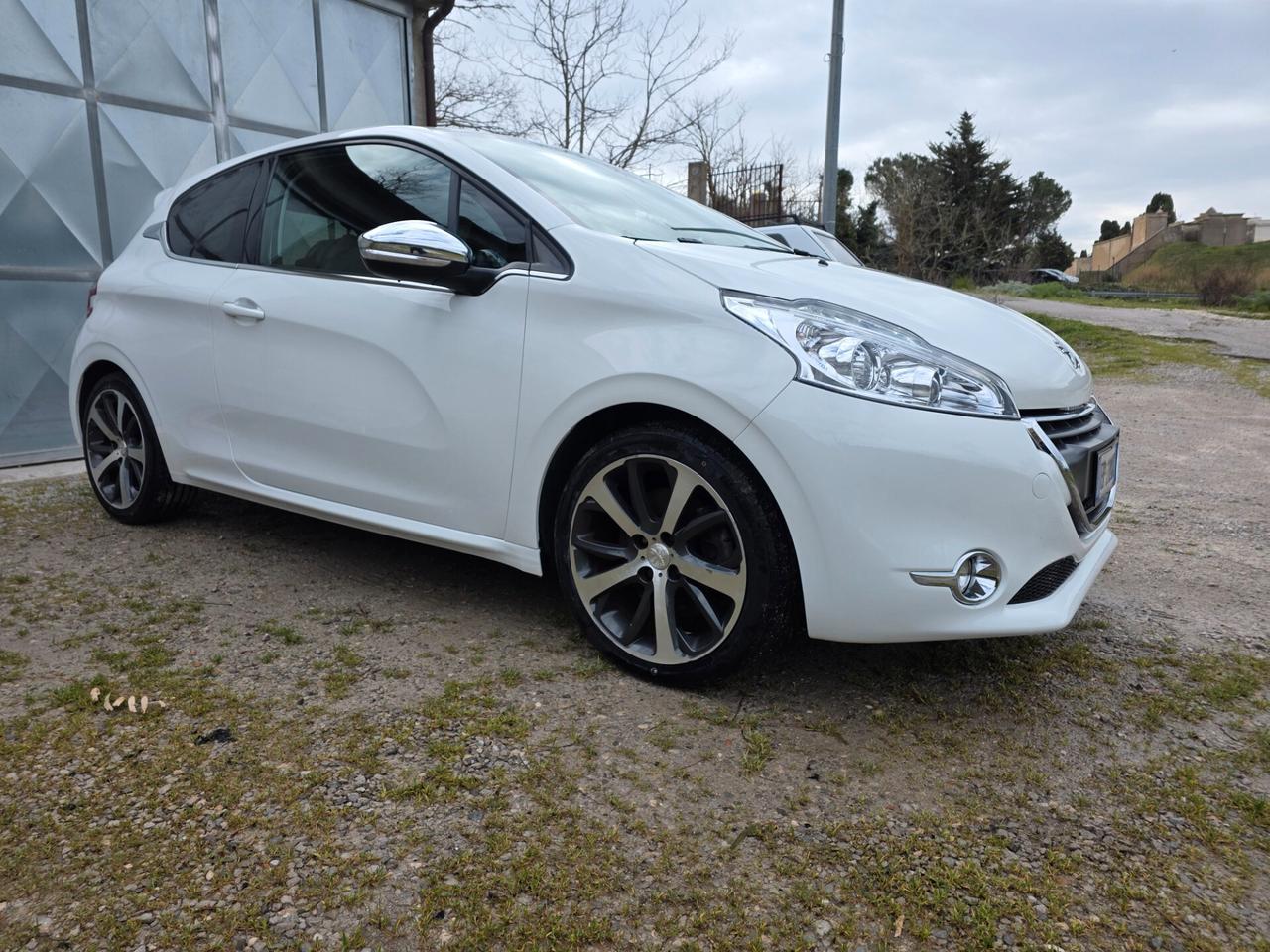 Peugeot 208 1.6 THP 156 CV 3 porte pre GTi