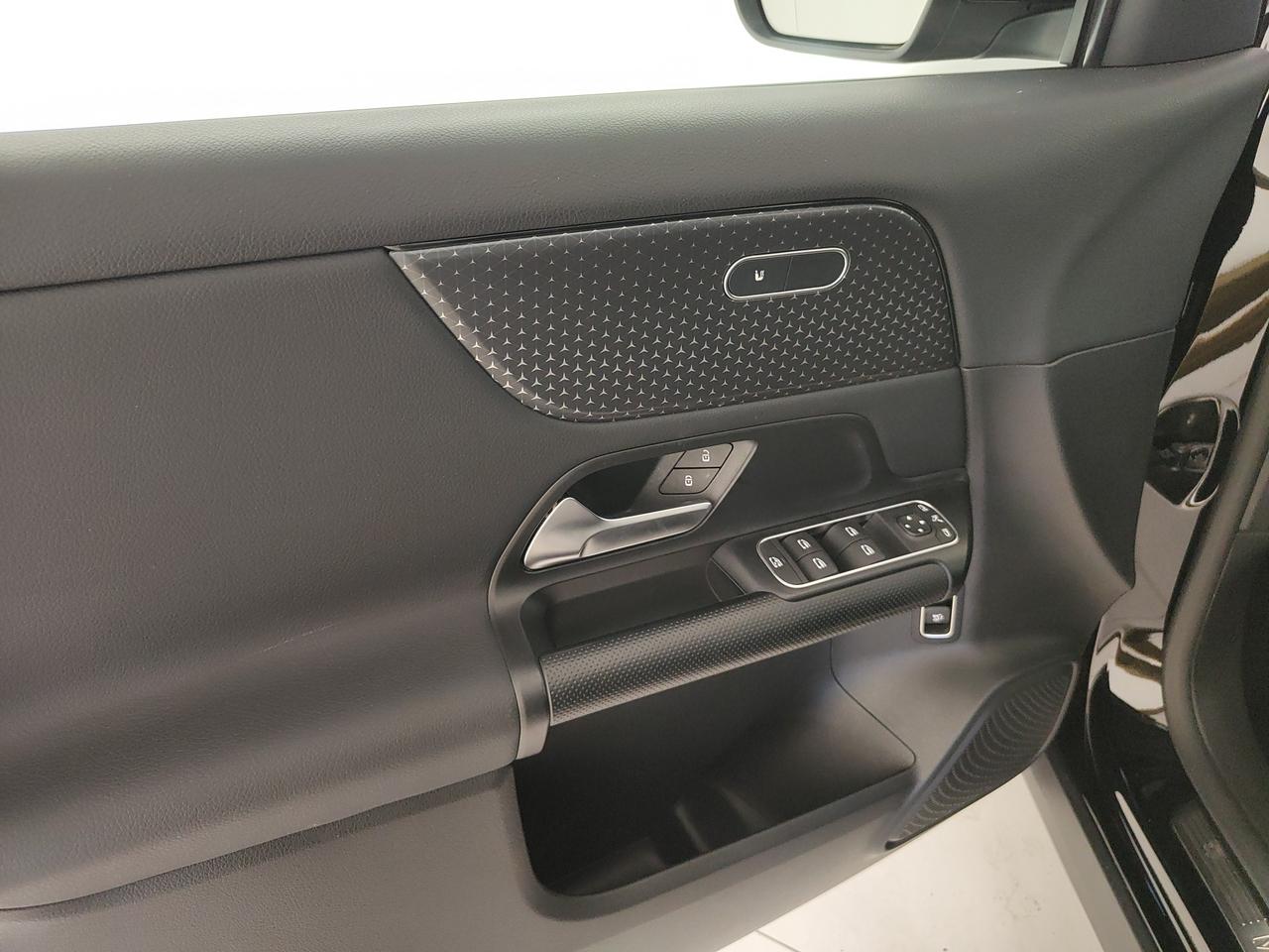 Mercedes-Benz GLA 180 d Advanced auto
