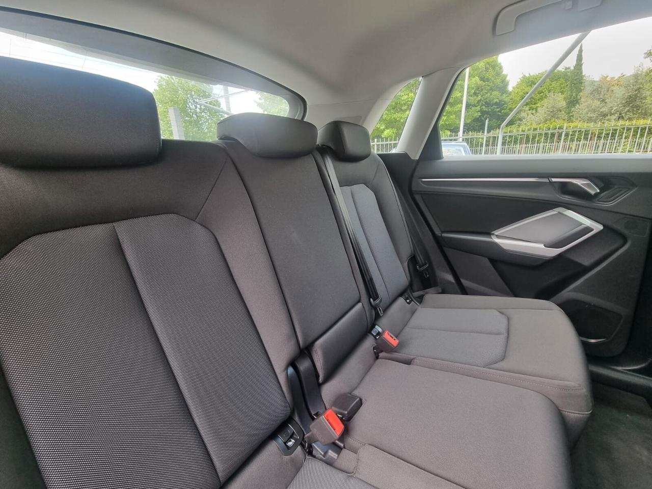 Audi Q3 35 TDI S tronic Business Advanced