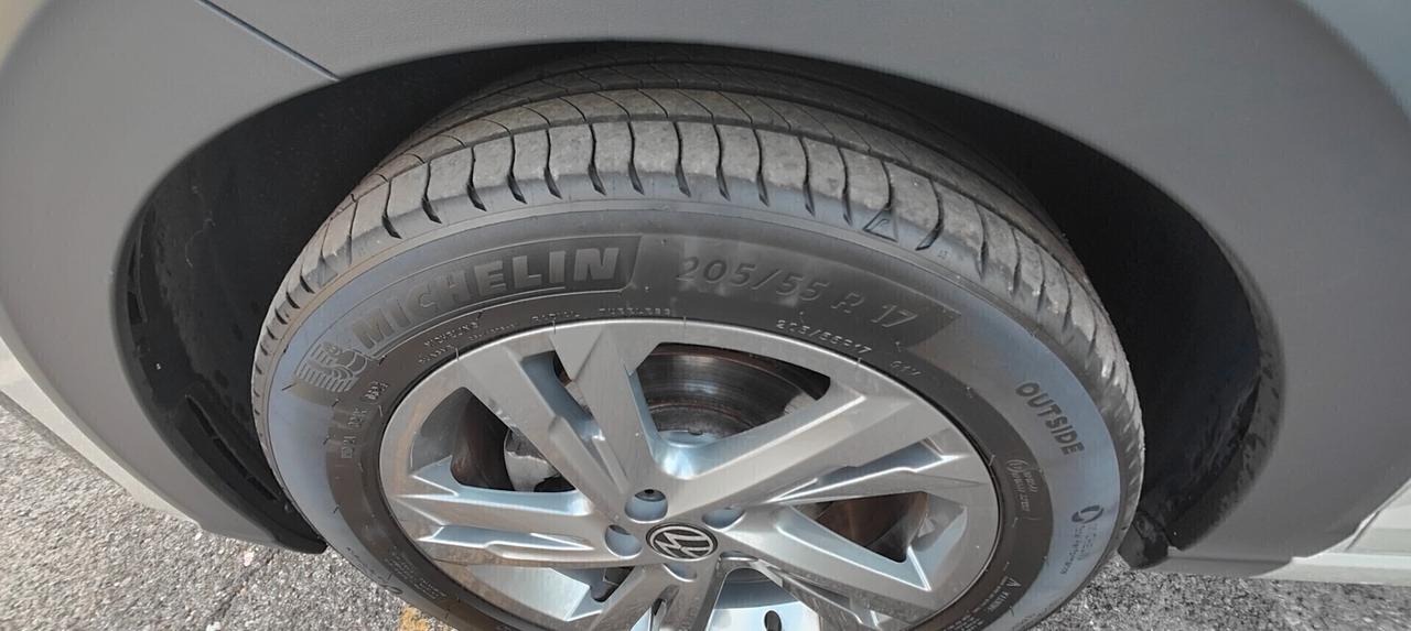 Volkswagen Taigo 1.0 TSI 115 CV DSG R-Line