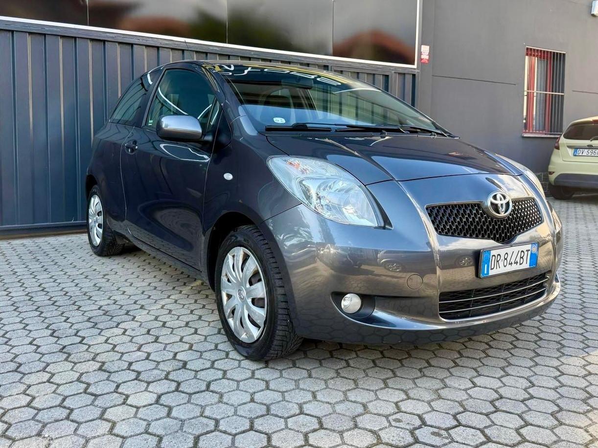 Toyota Yaris 1.3 Benzina 3 porte Navi