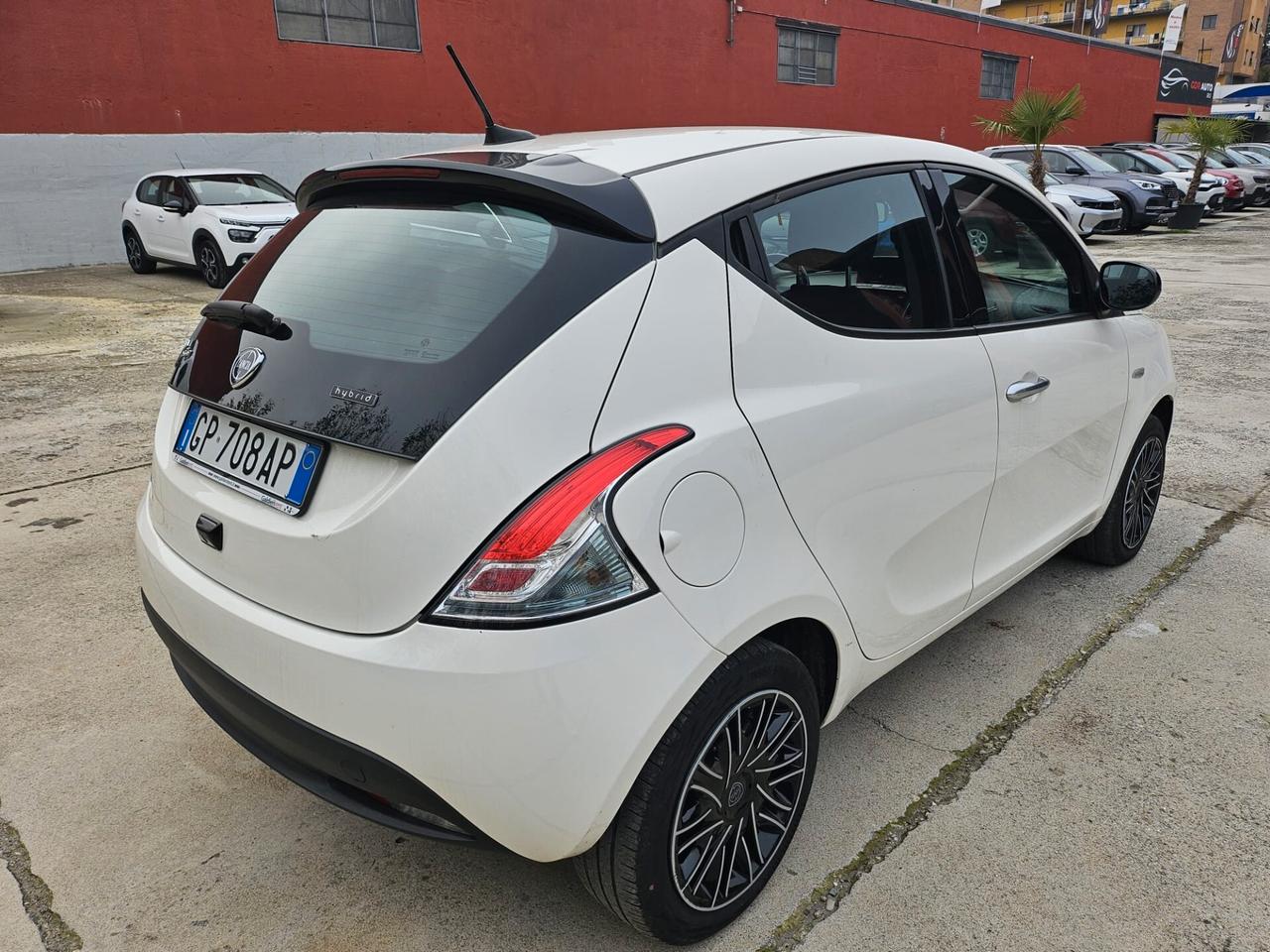 Lancia Ypsilon 1.0 FireFly 5 porte S&S Hybrid Silver
