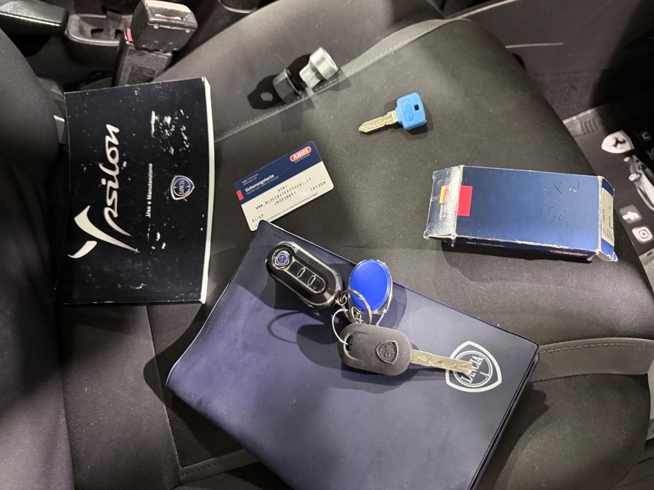 Lancia Ypsilon 1.3 MJT 16V 80 CV 5 porte S&S Platinum