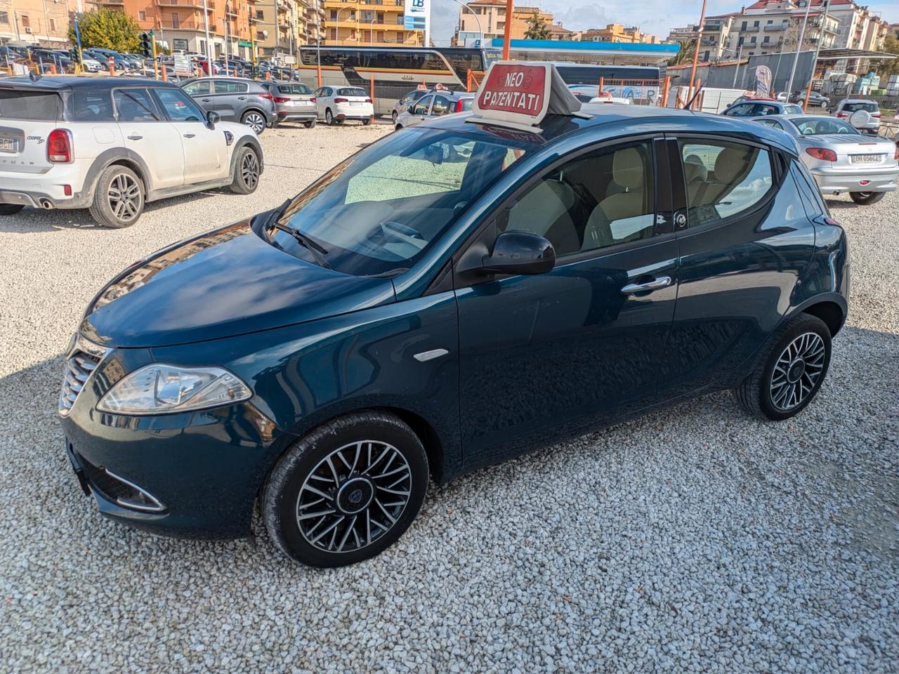 Lancia Ypsilon 1.2 69 CV 5 porte Gold