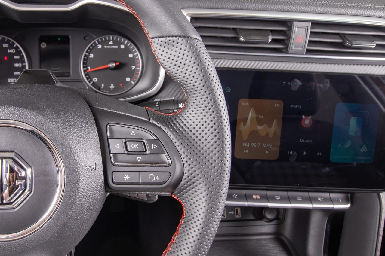 Mg ZS 1.5 Classic Comfort 106cv -km 0-