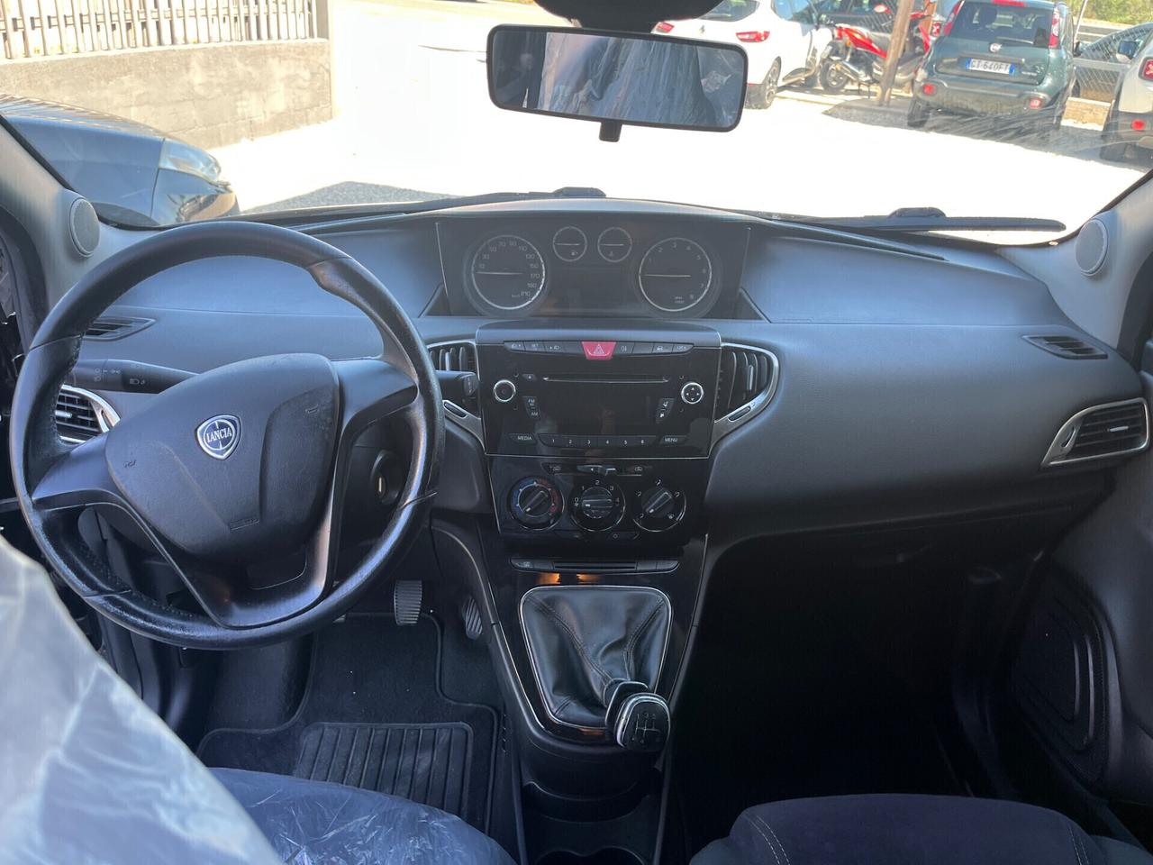 Lancia Ypsilon 1.2 69 CV . 5 porte S&S Gold