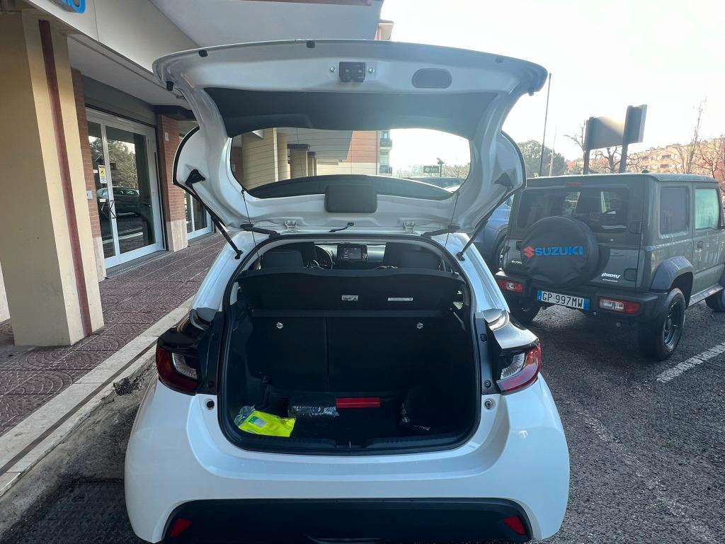 Toyota Yaris 1.5h Business