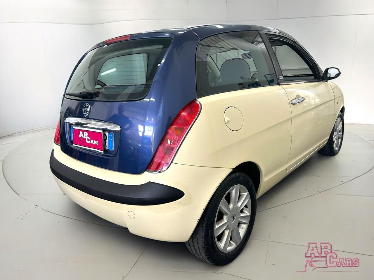 Lancia Ypsilon 1.2 Argento NEOPATENTATI
