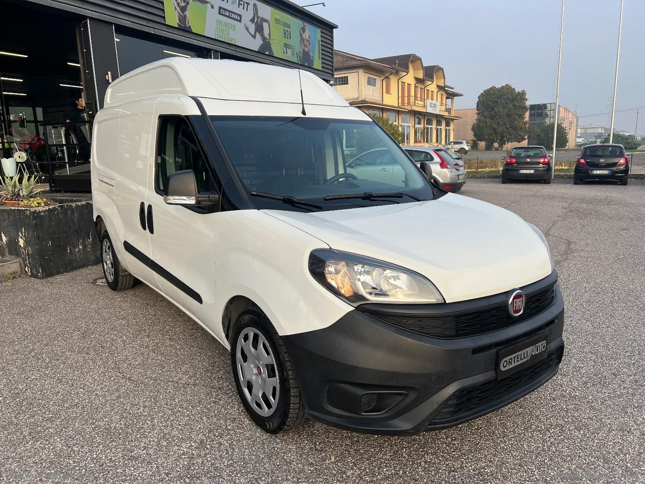 Doblò 1.6 MJT 105 PL-TA Cargo MaxiXL Bus