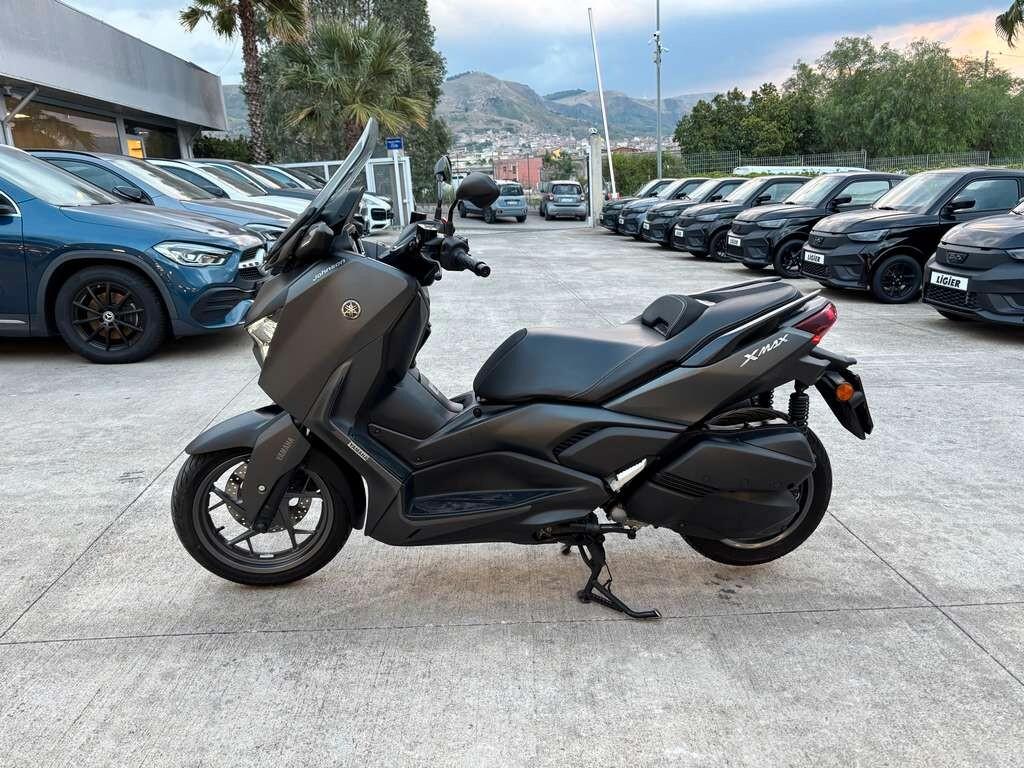 Yamaha X-Max 300 2023 /KM 24.000 Tuo a solo 45 Euro al mese