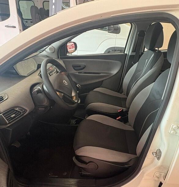 LANCIA YPSILON ECOCHIC-SILER serie3 Benzina -METANO 900 CV 85 Km 90.326 Per NEOPATENTATI garanzia 12 mesi