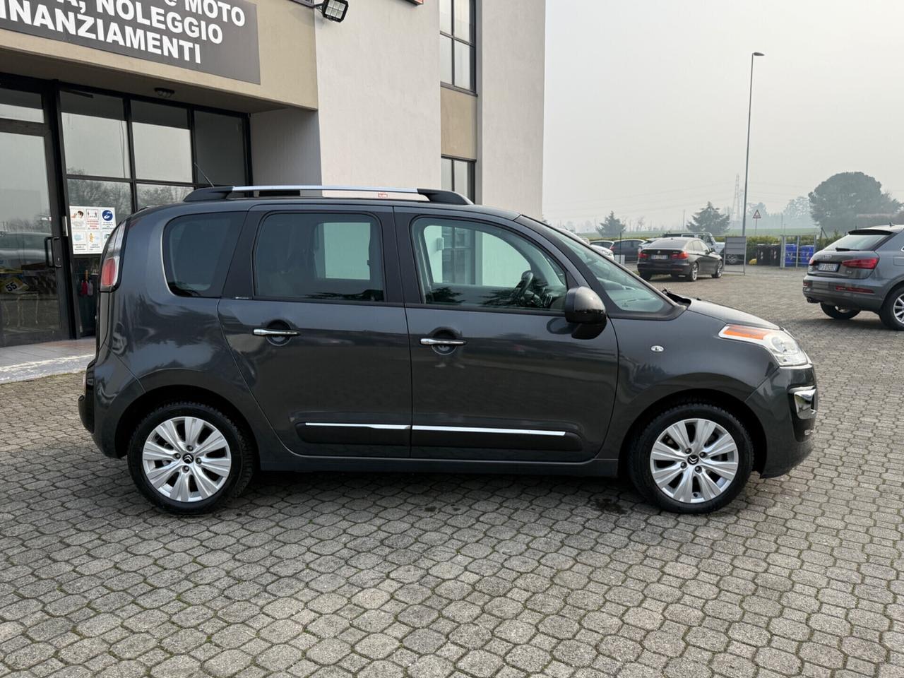 Citroen C3 Picasso 1.2 b.| CERCHI IN LEGA