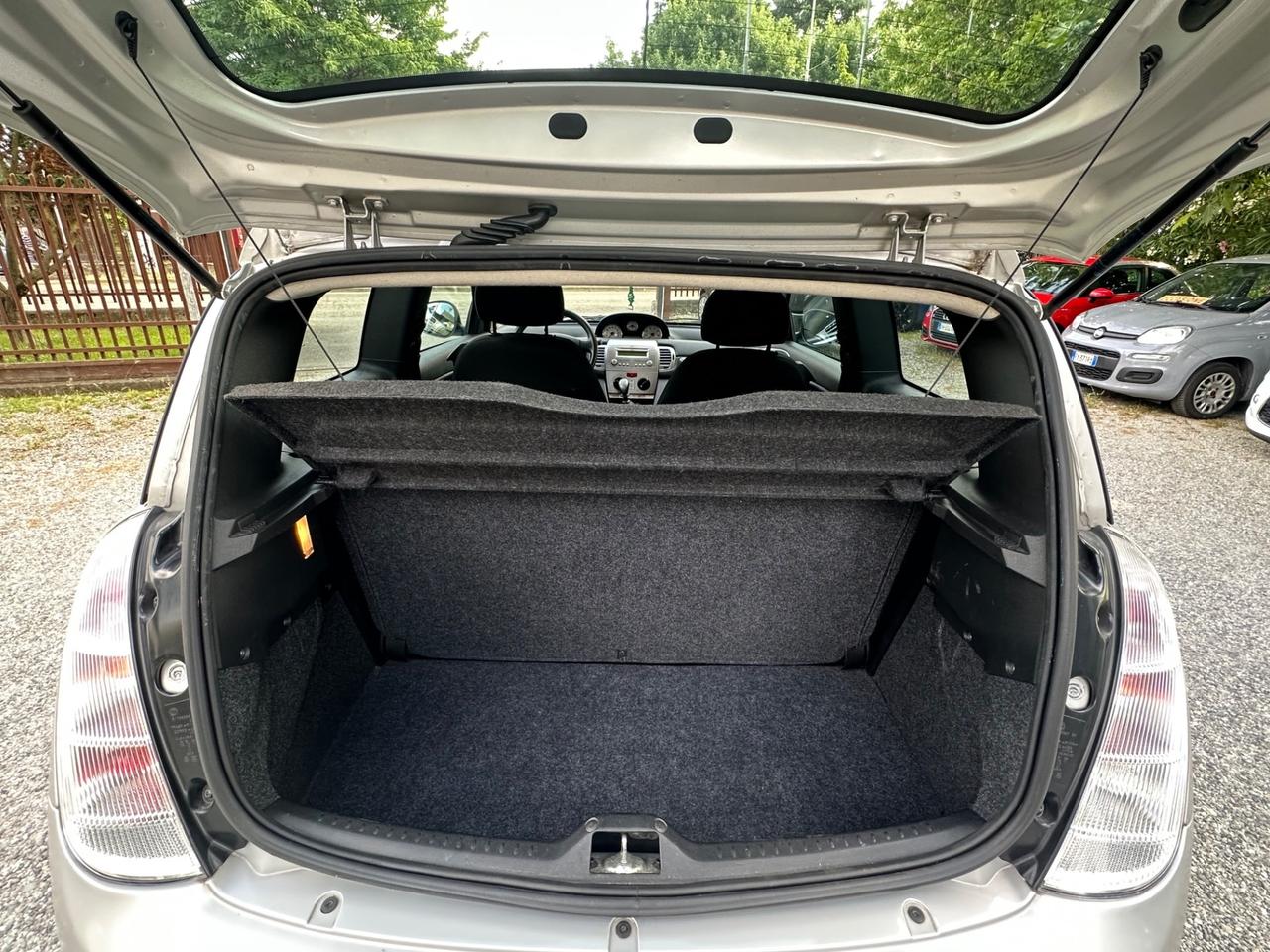 Lancia Ypsilon 1.2 69 CV Unyca