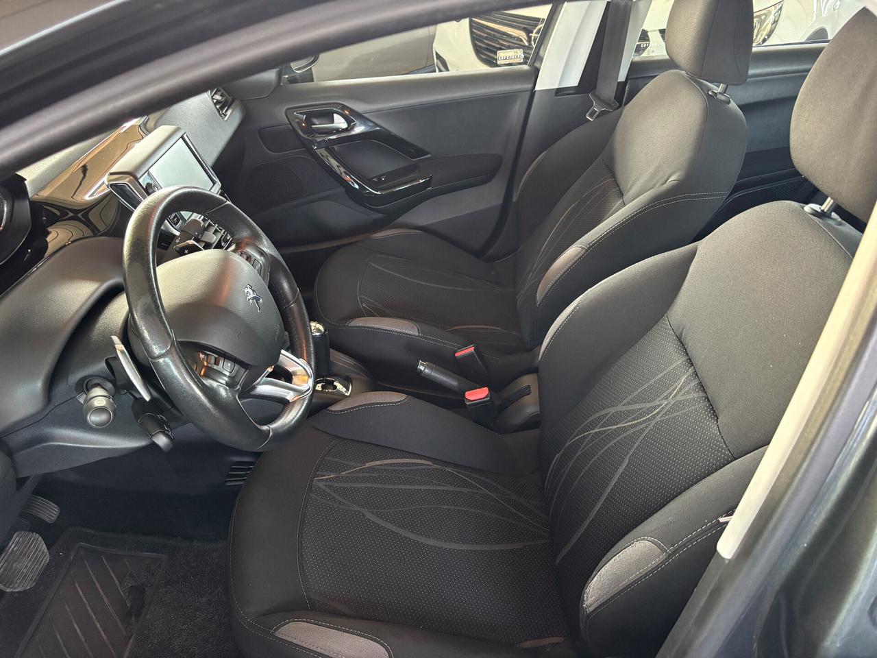 Peugeot 208 1.4 e-HDi 68 CV AUTOMATICA Active