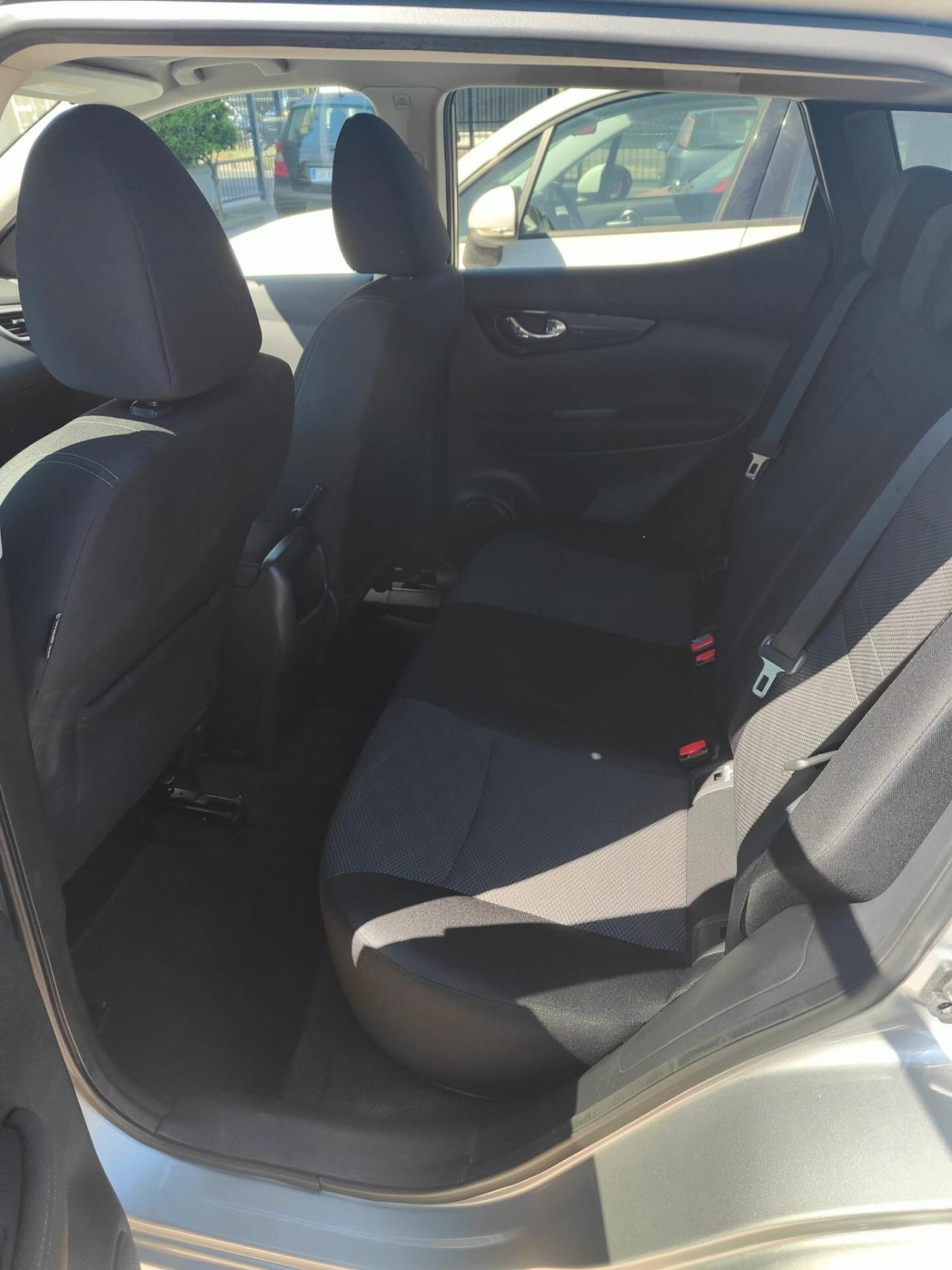 NISSAN QASHQAI 1.5 DiESEL -UNICO PRoPRIETARIO