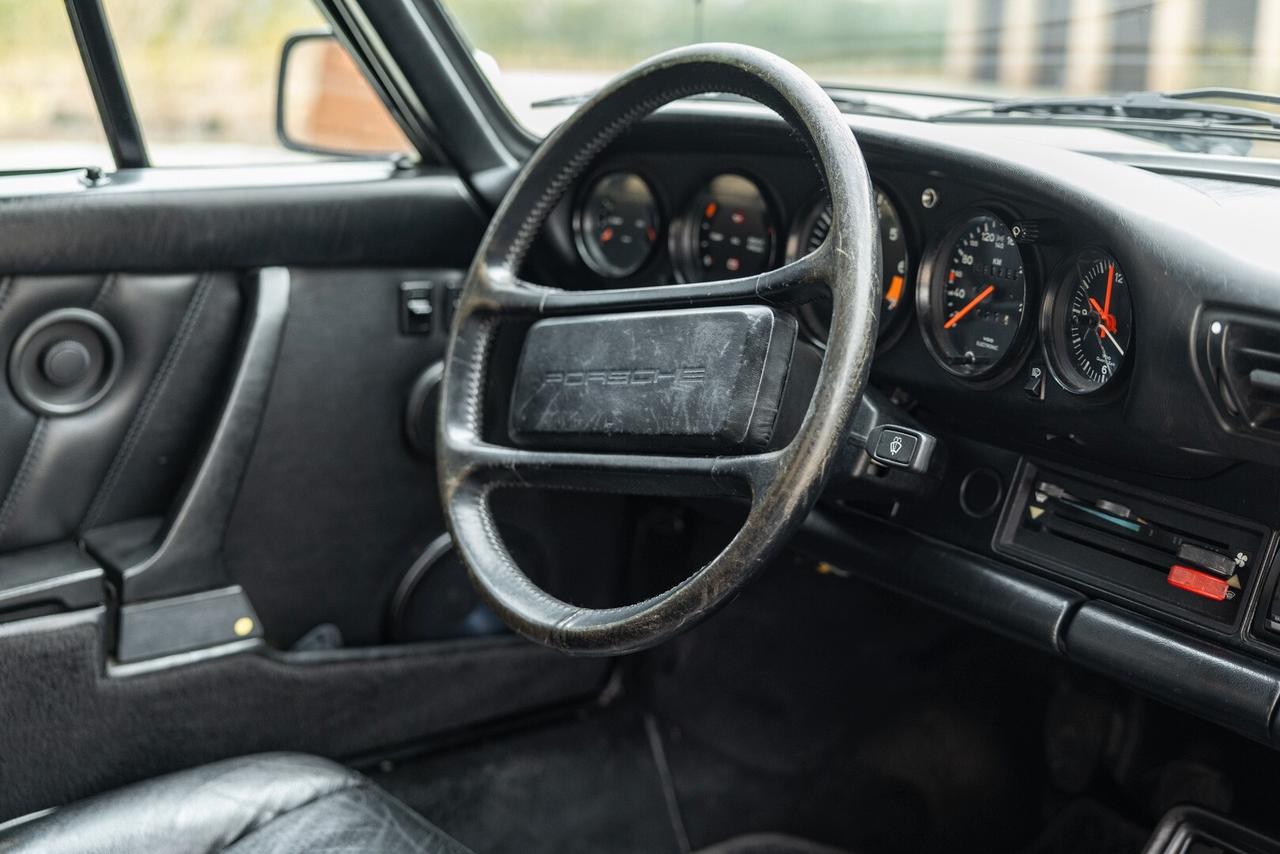 Porsche 911 CARRERA 3.2 G50 TARGA - RDS01800