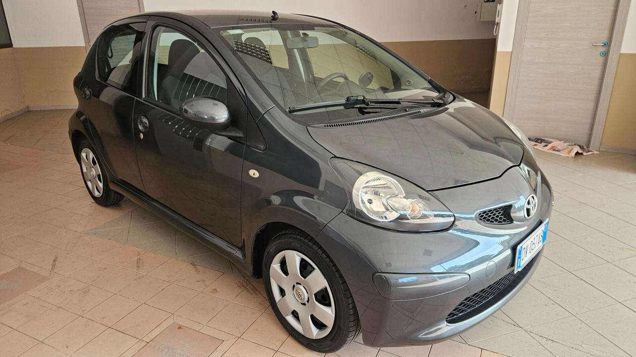 Toyota Aygo 1.0 12V VVT-i 5 porte
