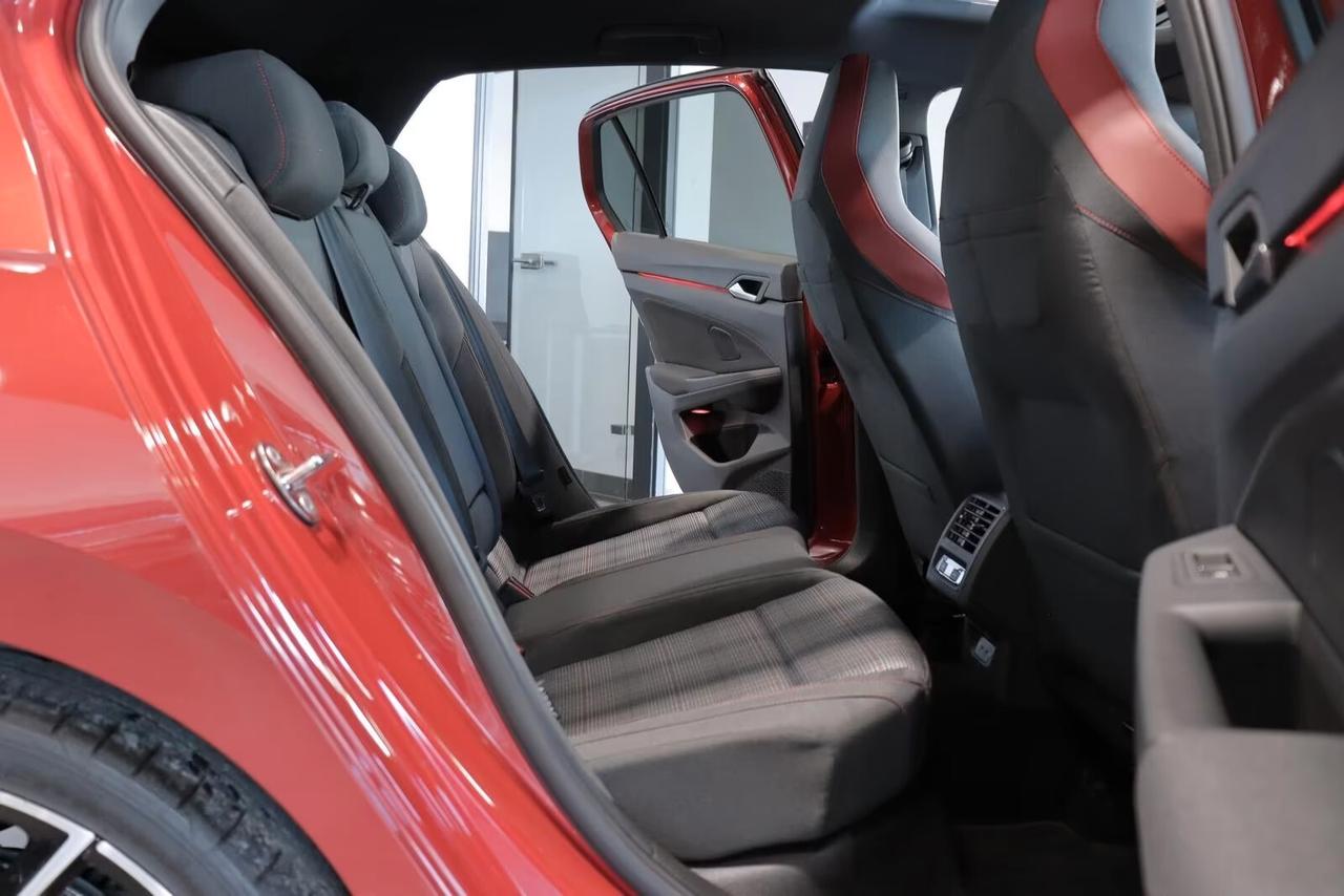 Volkswagen Golf GTI Golf 2.0GTI PANO MATRIX KAMERA ALCA "19"