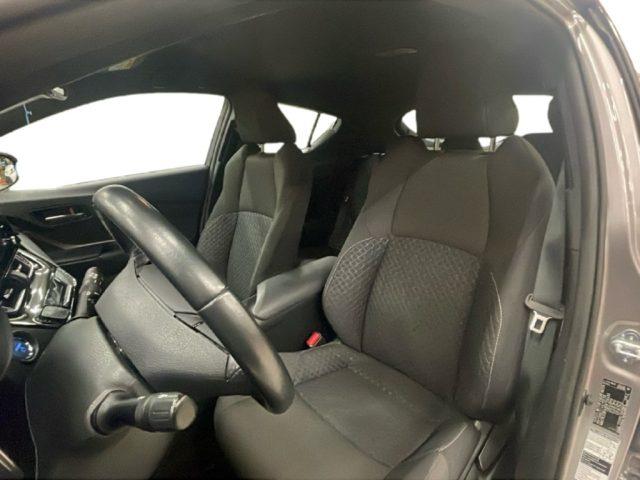 TOYOTA C-HR 1.8 Hybrid E-CVT Business