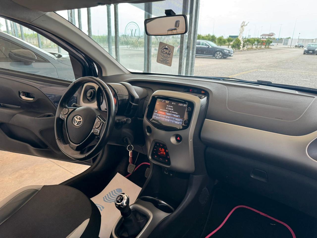Toyota Aygo 1.0 VVT-i 69 CV 5 porte x-cool TSS