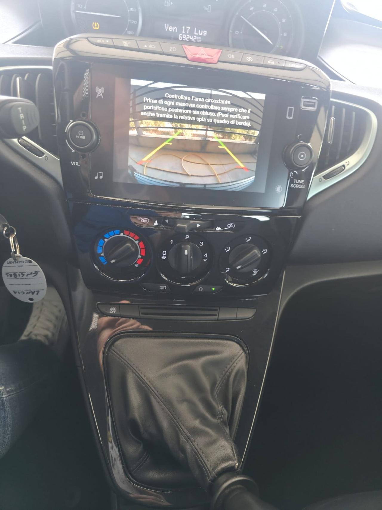 Lancia Ypsilon 1.0 FireFly 5 porte S&S Hybrid Gold Plus