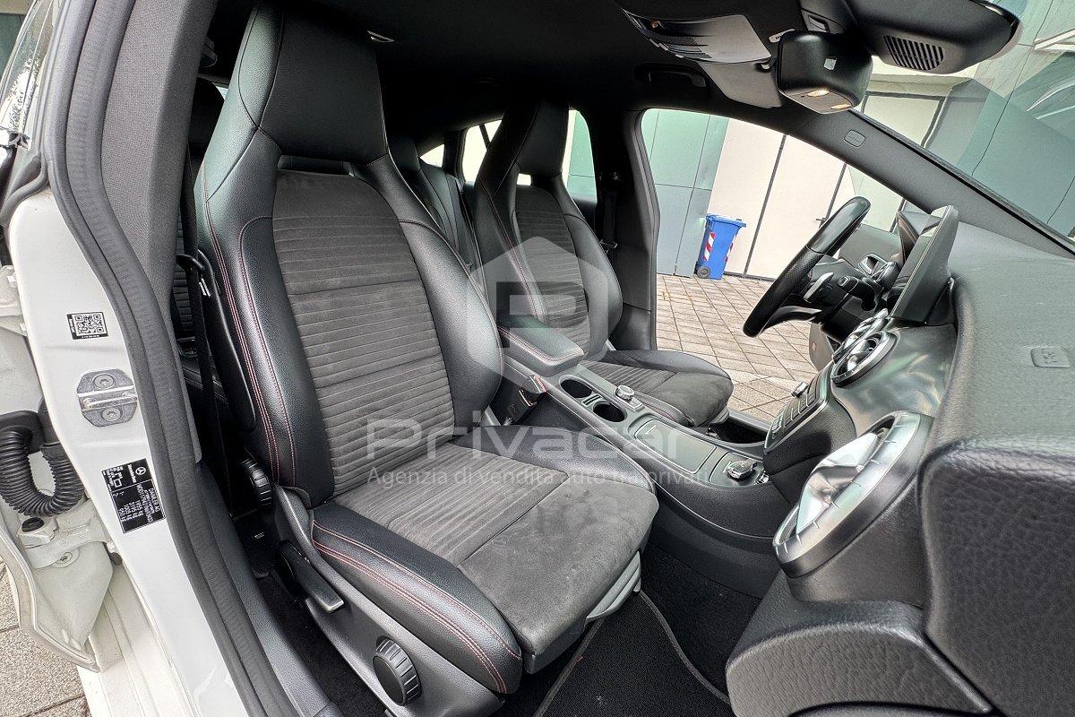 MERCEDES CLA 180 Premium