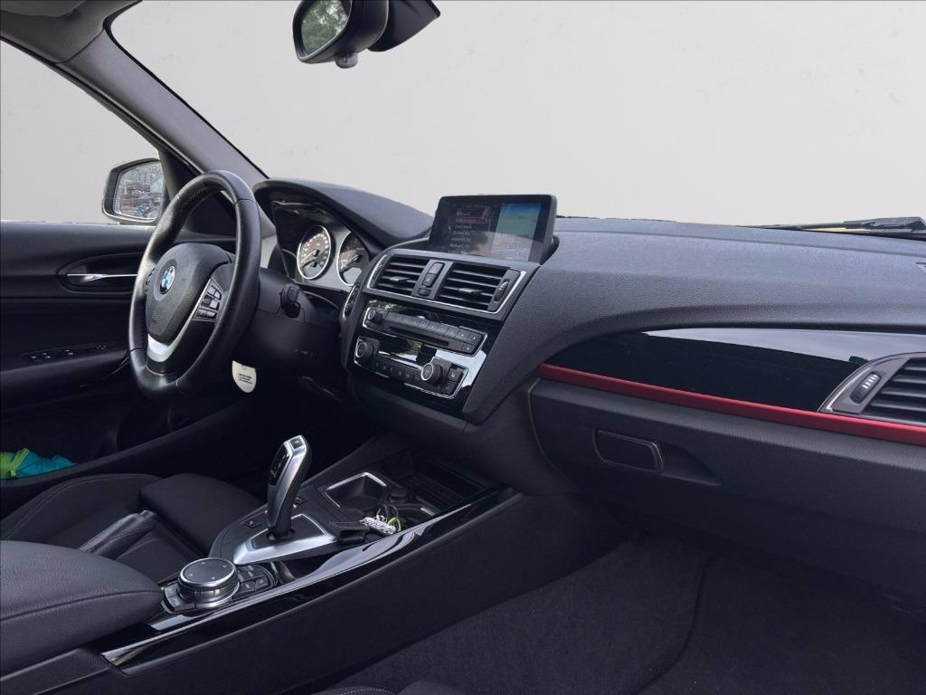 BMW 118d Sport auto 5p my18 del 2016