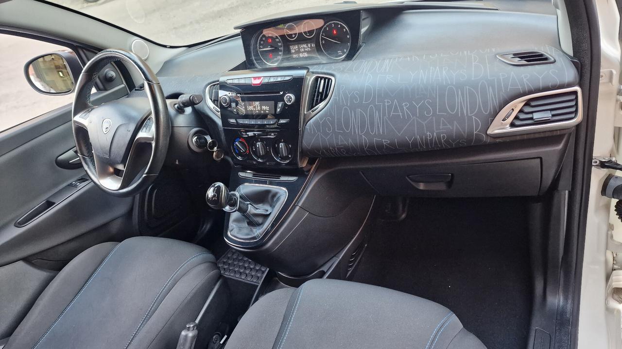 Lancia Ypsilon 1.2 69 CV 5 porte Gold