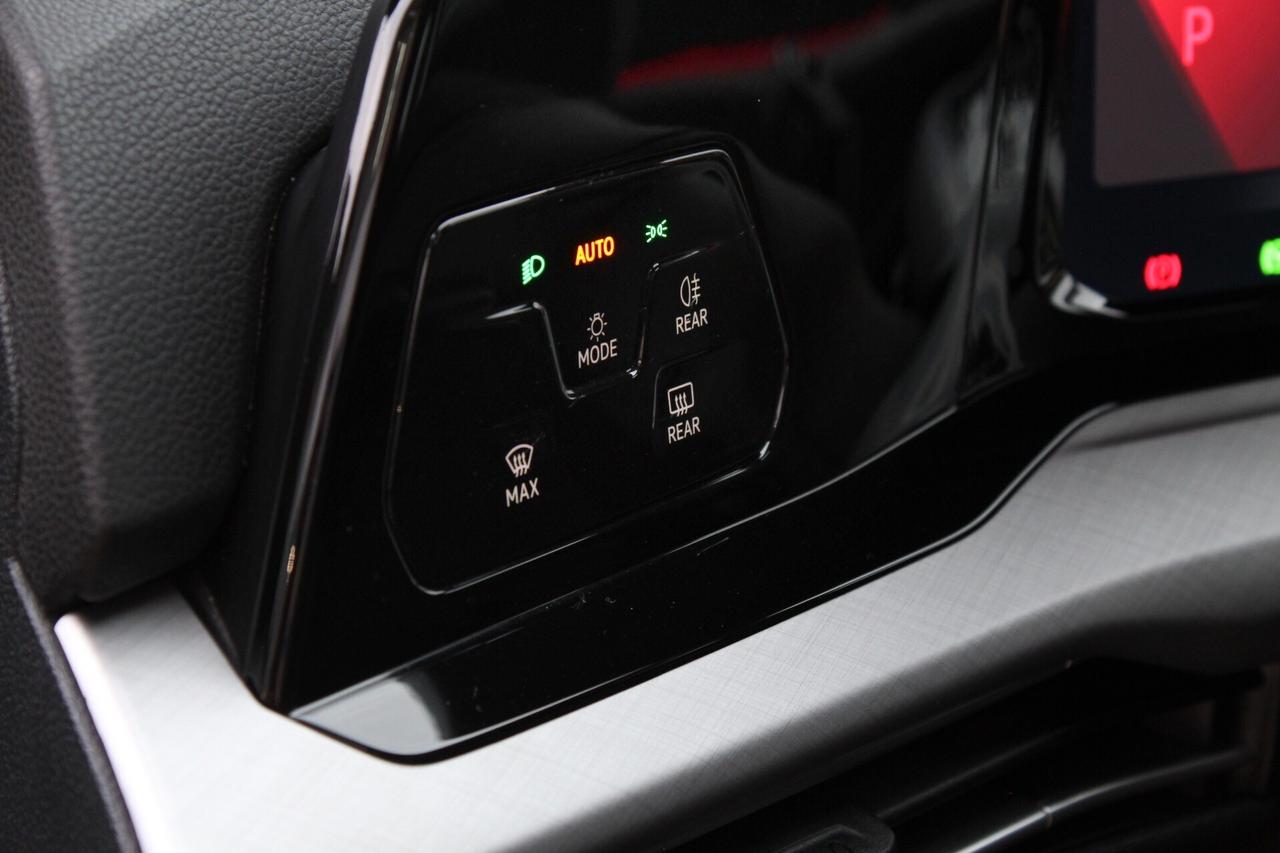 Volkswagen Golf 2.0 TDI 115CV DSG SCR Life ***BLACK WEEK -5% di sconto***