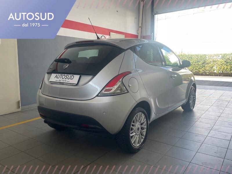 Lancia Ypsilon 1.2 69 CV 5 porte GPL Ecochic Silver