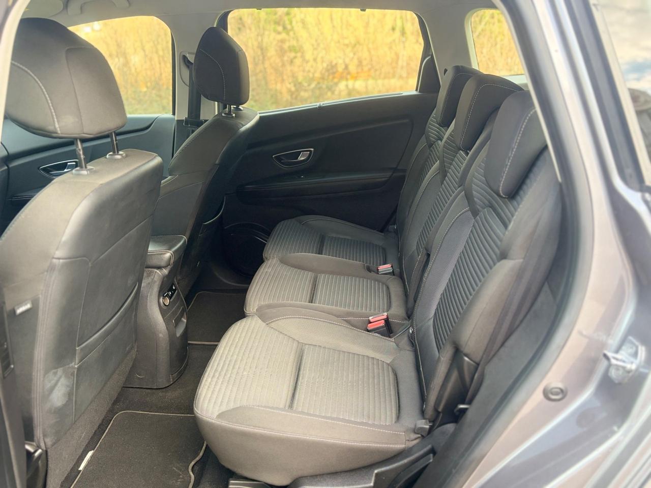 Renault Grand Scenic Blue dCi 120 CV EDC Initiale Paris