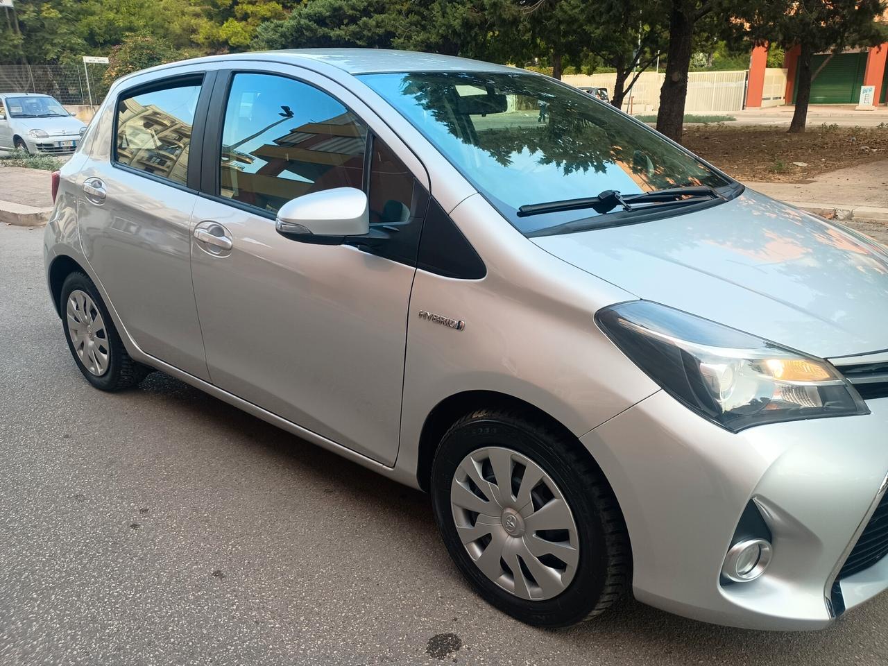 Toyota Yaris 1.5 Hybrid 5 porte Cool