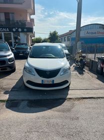 Lancia Ypsilon 1.0 FireFly 5 porte S&S Hybrid Ecochic Silver NESSUN VINCOLO