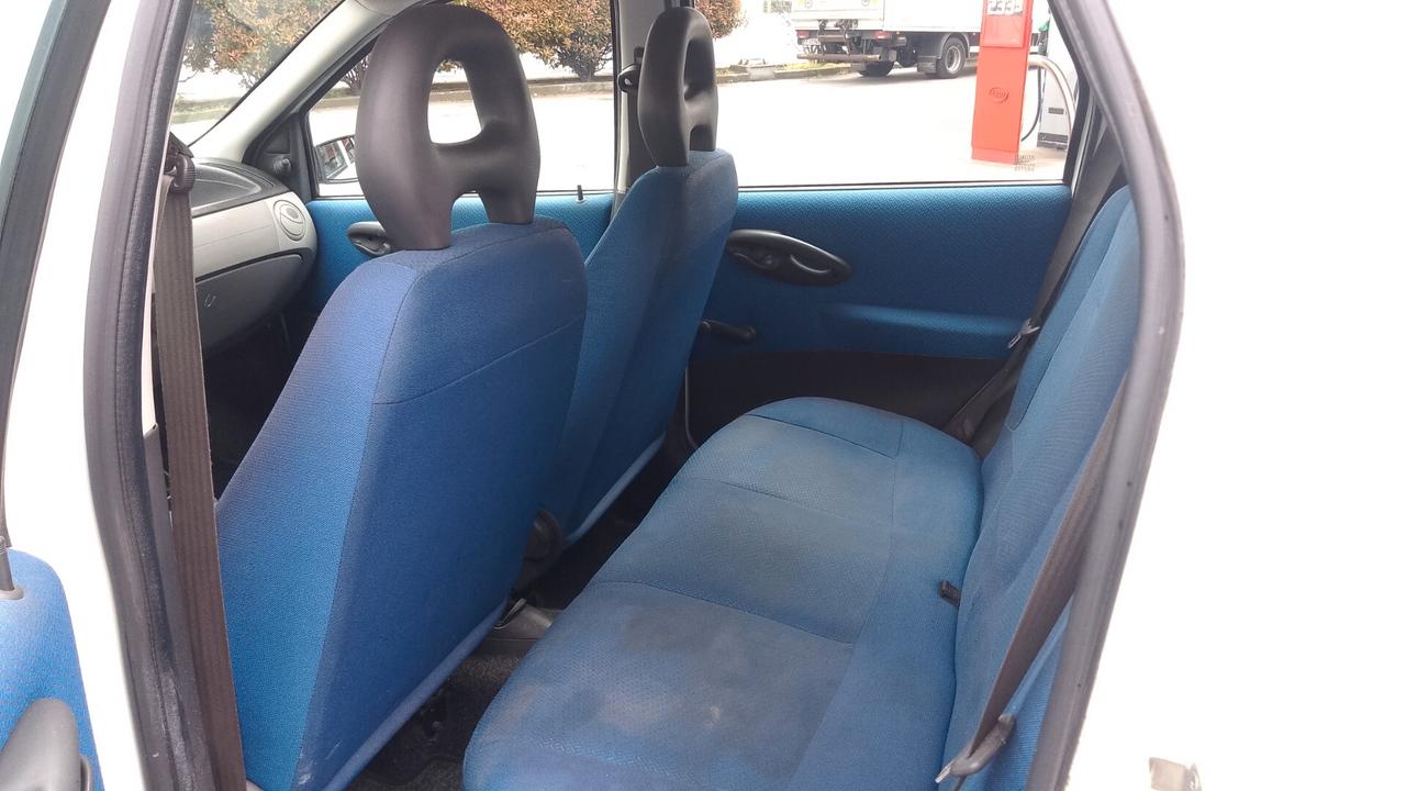 Fiat Punto 1.2i cat 5 porte 100milakm NEOP 2003