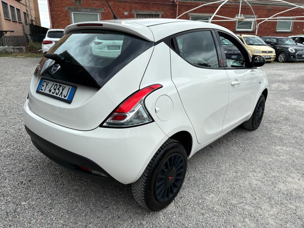 Lancia Ypsilon 0.9 TwinAir 85 CV Metano