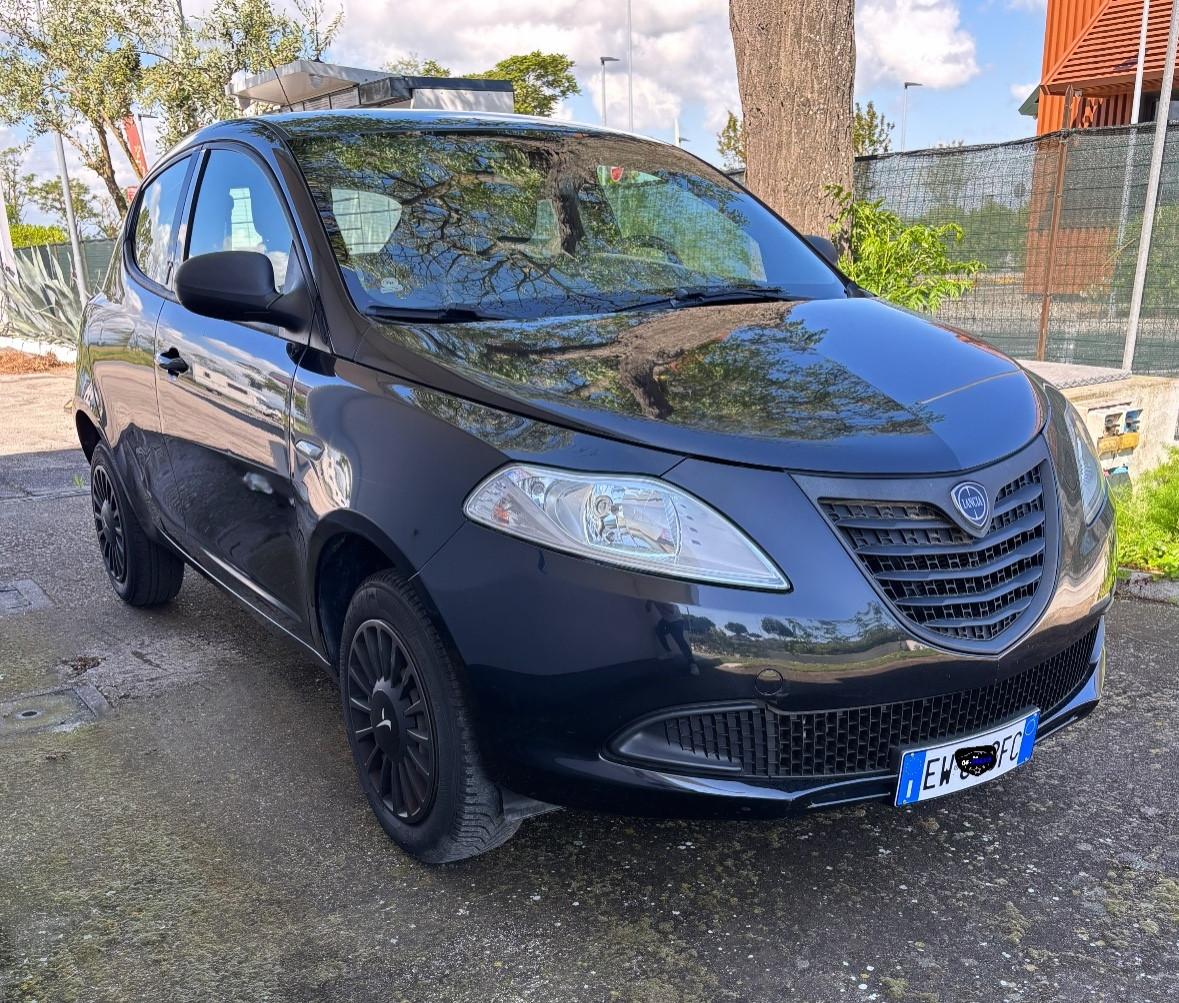 Lancia Ypsilon 0.9 TwinAir 85 CV 5 porte Metano Ecochic Gold