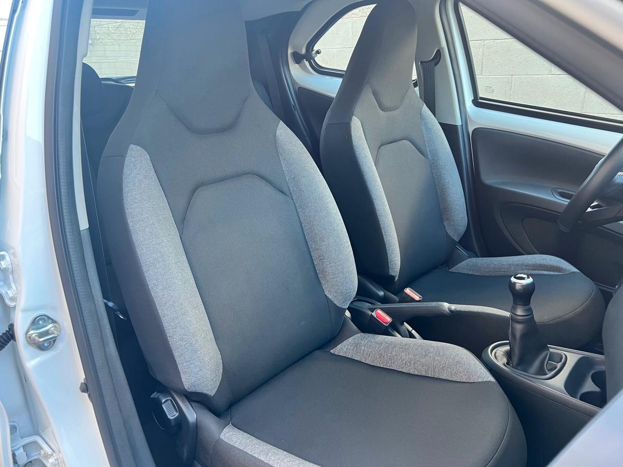 Toyota Aygo X 1.0 benz. 72cv Active CARPLAY/CAMERA/ACC