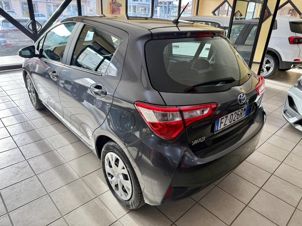 Toyota Yaris 1.5 Hybrid 5 porte Business