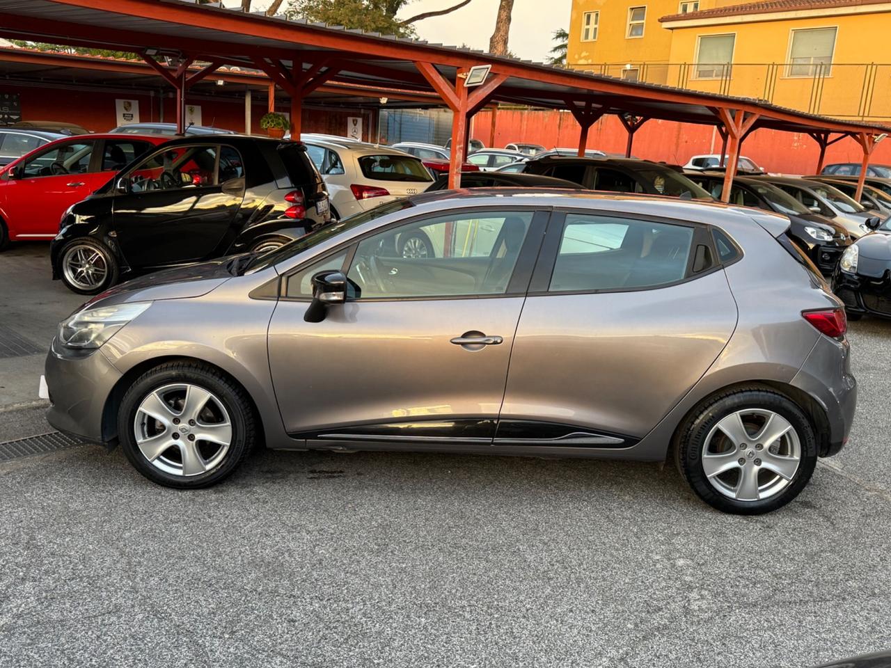 Clio 1.2 75CV -unipro-rate-neopatentati-garanzia