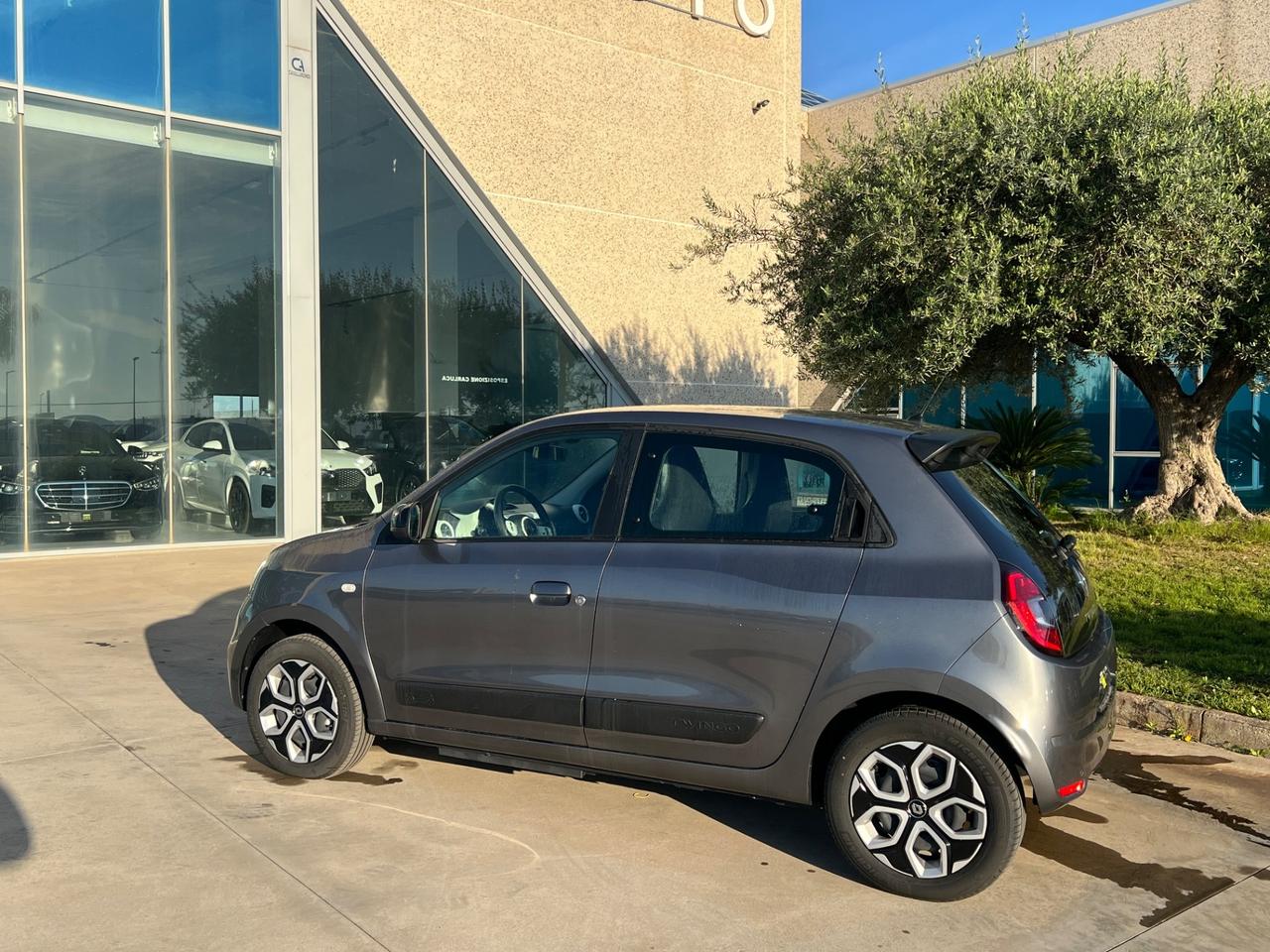 Renault Twingo Electric possibilità noleggio no scoring