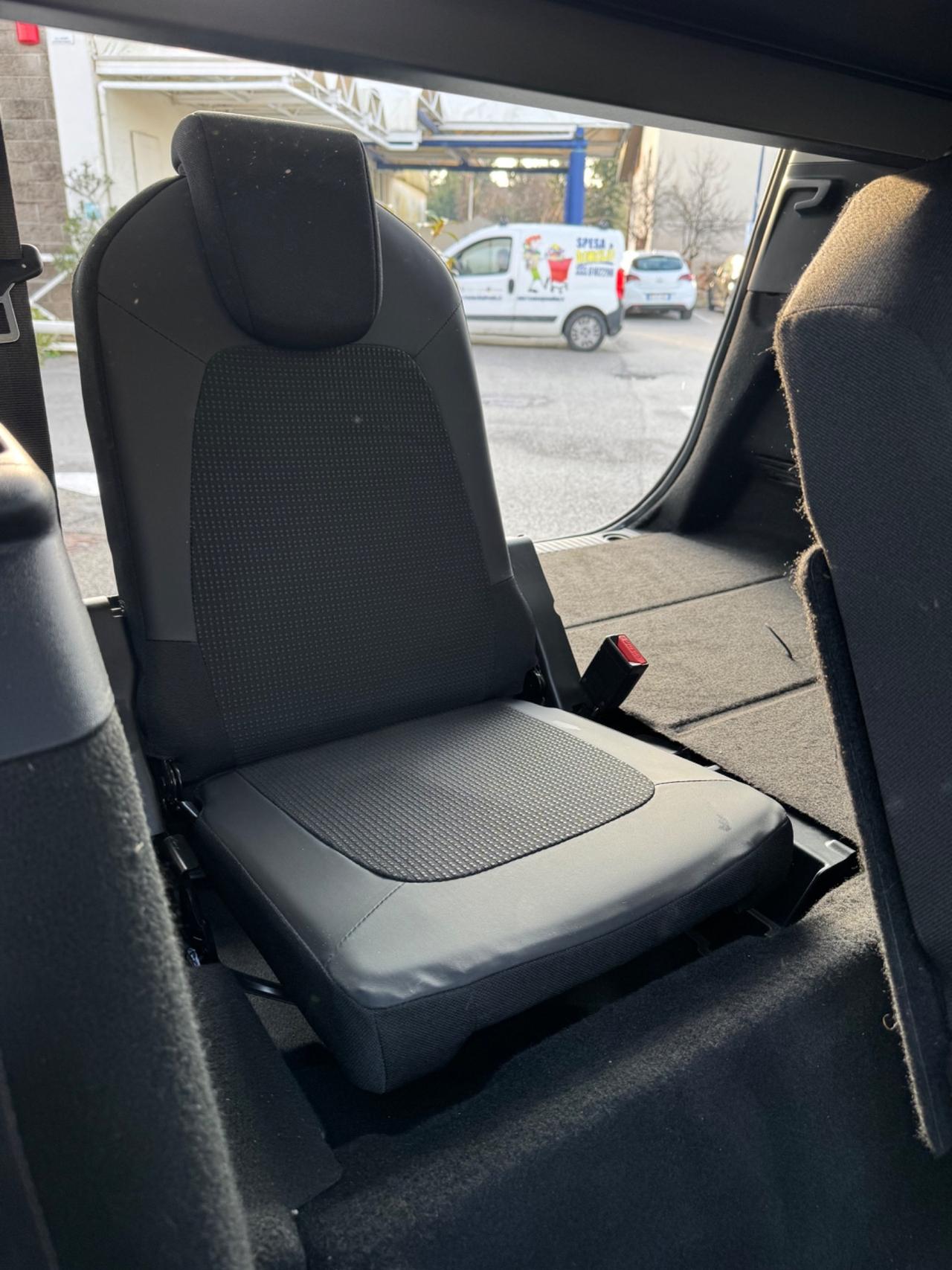 Grand C4 SpaceTourer 130 EAT8 Shine 7 POSTI