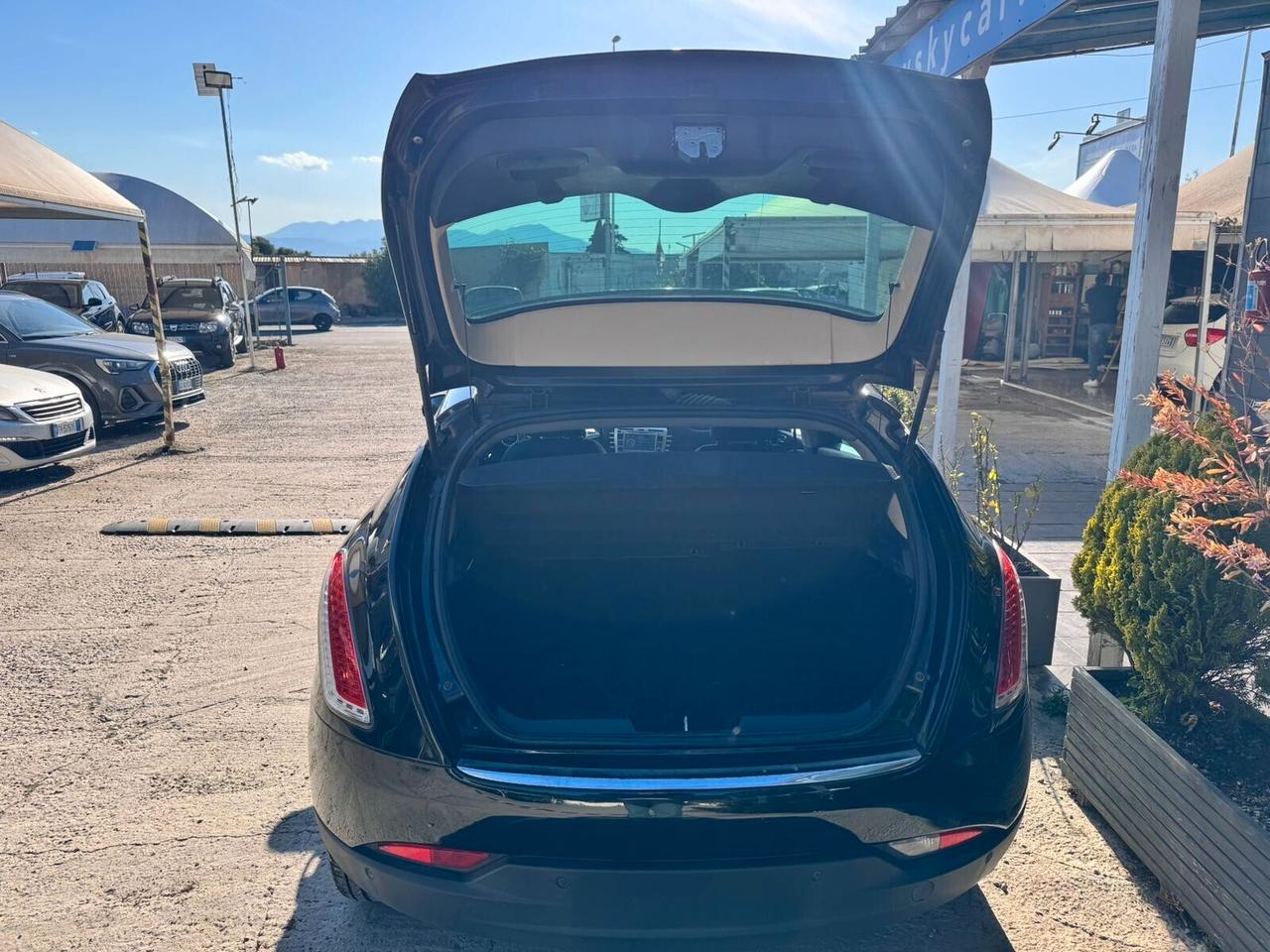 Lancia Delta 1.6 MJT DPF AUTOMATICO