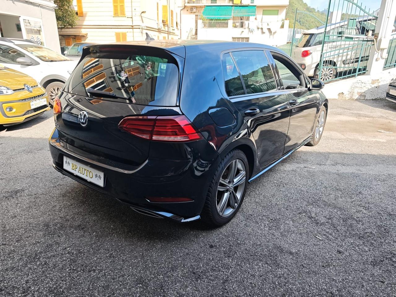 Volkswagen Golf 2.0 TDI 5p. R-LINE