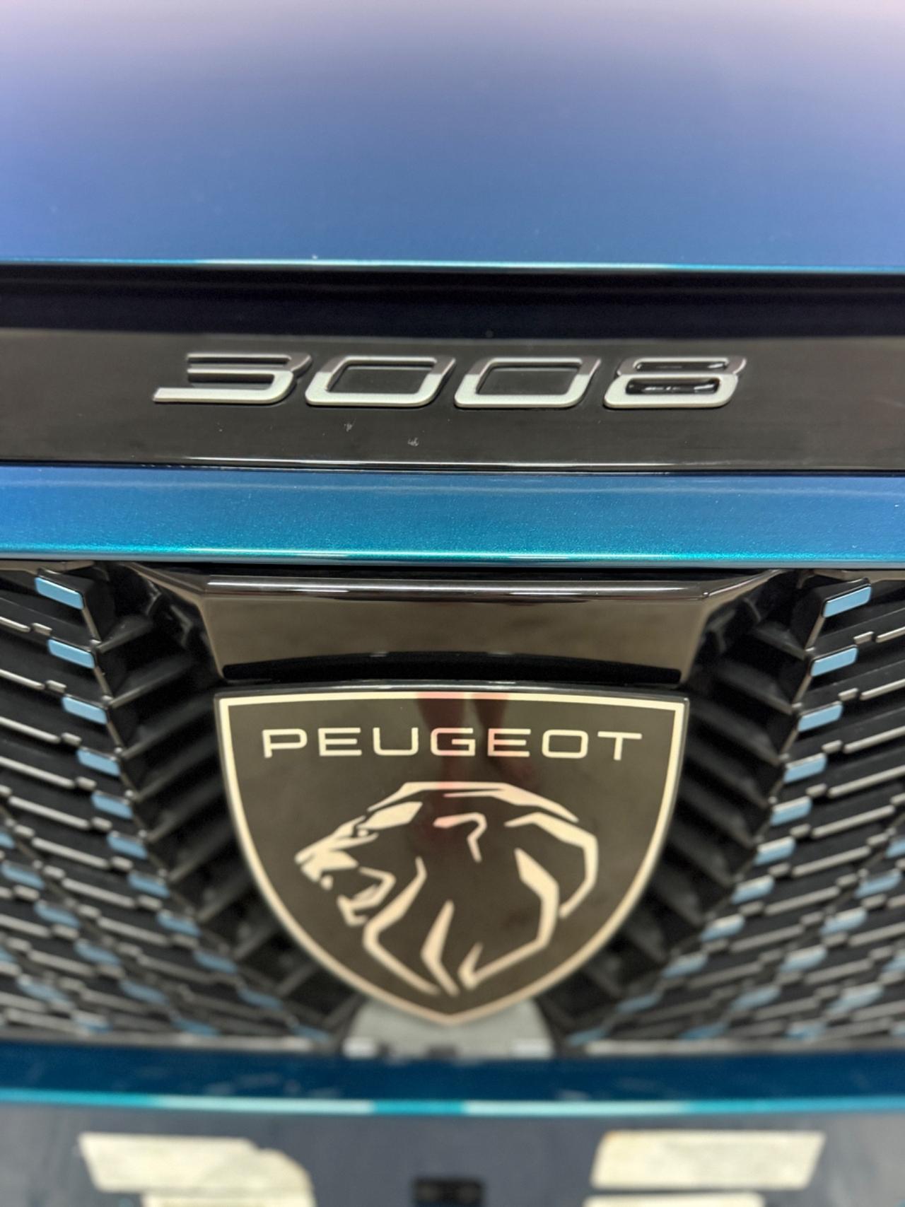 PEUGEOT 3008 FULL HYBRID (anno 2025)