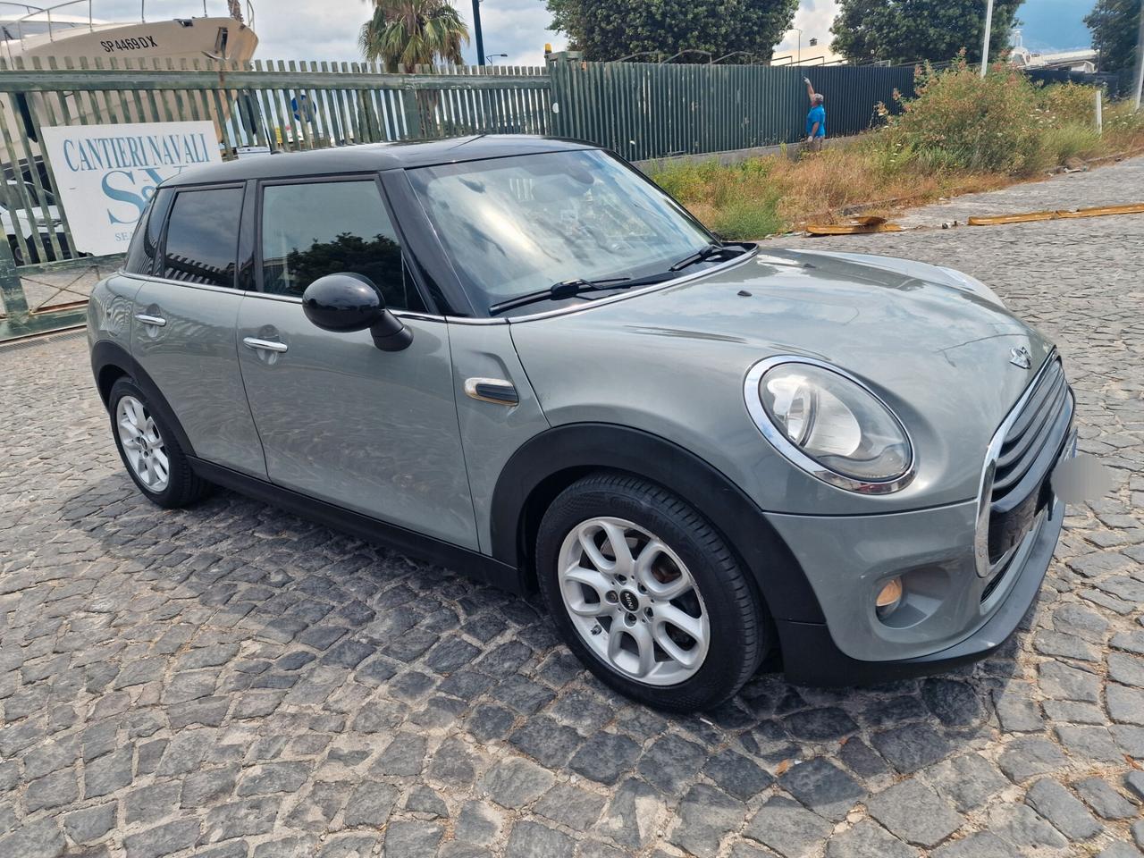 Mini 1.5 Cooper D cambio automatico